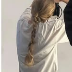A photo of Annemarie Kuus, a Model, who has a Light Summer color profile.