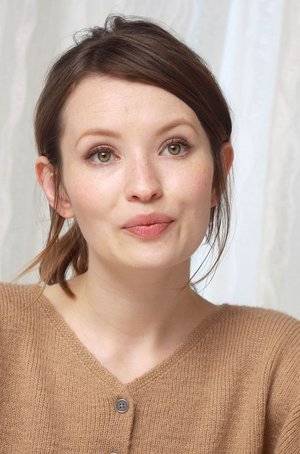 A photo of Emily Browning, a Actress, who has a Soft Autumn color profile.