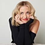 A photo of Sarah Michelle Gellar, a Actress, who has a Soft Autumn color profile.