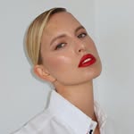 A photo of Karolina Kurkova, a Model, who has a Light Spring color profile.