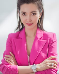 A photo of Bingbing Li, a Actress, who has a Dark Winter color profile.