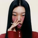 A photo of Yoon Young Bae, a Model, who has a Bright Spring color profile.