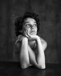 A photo of Noa Vermeer, a Model, who has a Light Spring color profile.