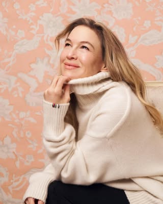 A photo of Renée Zellweger, a Actress, who has a Light Spring color profile.